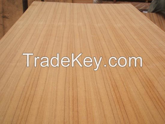 MDF Core Teak Plywood in Crown Face