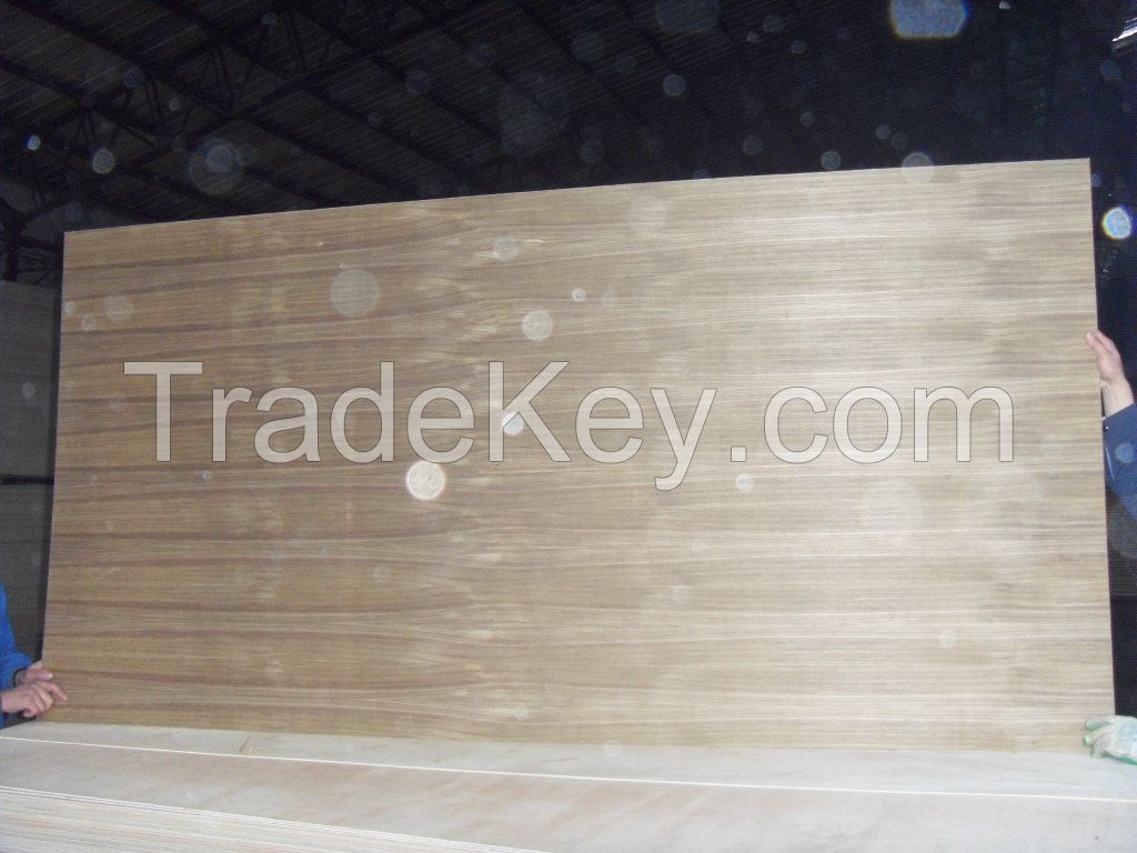 MDF Core Teak Plywood in Crown Face