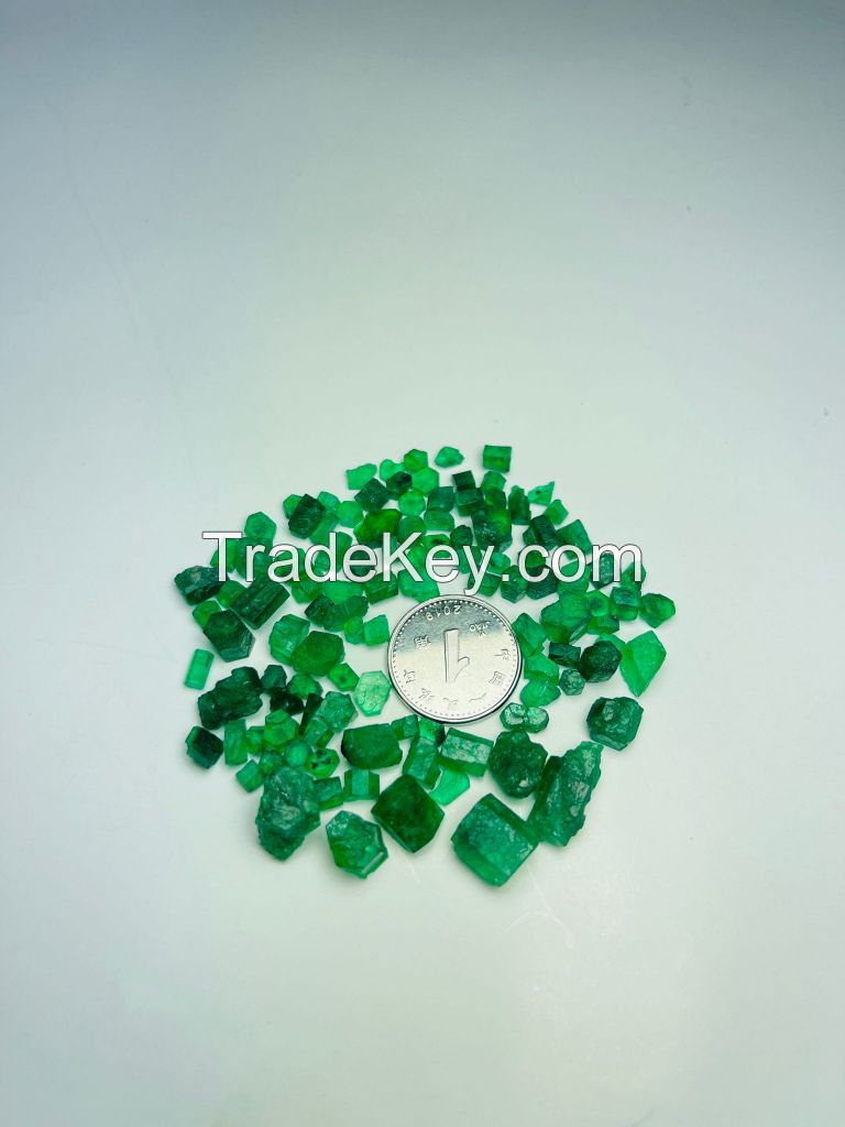 Natural Emeralds Cutting Grade