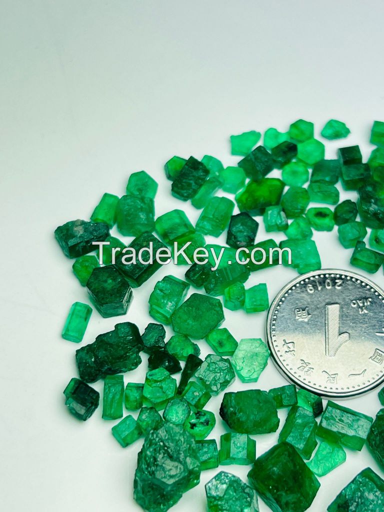 Natural Emeralds Cutting Grade