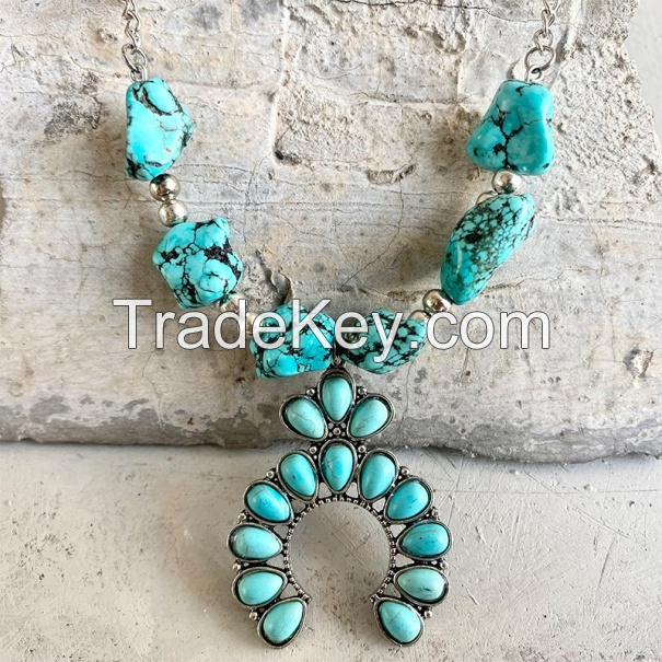 Western jewelry Necklace Turquoise stones horseshoe necklace