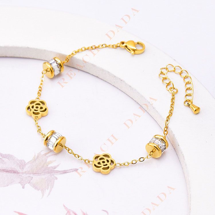 DaDa Korean version of simple niche fashion personality design chain titanium steel hollow flower small waist accessories jewelry bracelet