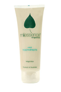 100% Natural & Organic Toothpaste