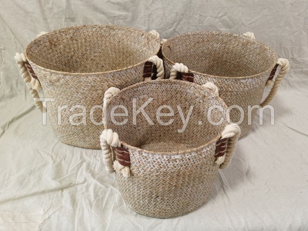 Seagrass storage round baskets with handel in white