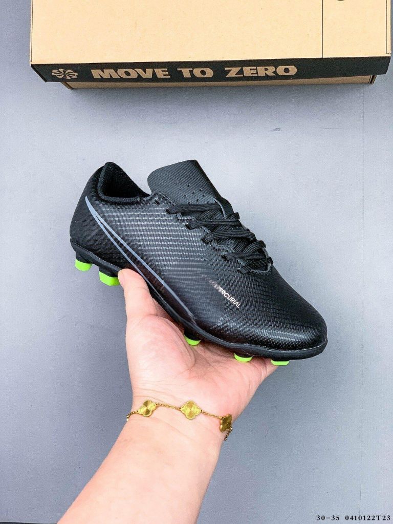 Men's football shoes outdoor anti slip high-quality football shoes buyers of shoes shoes buyers g5 sneaker j3 shoes