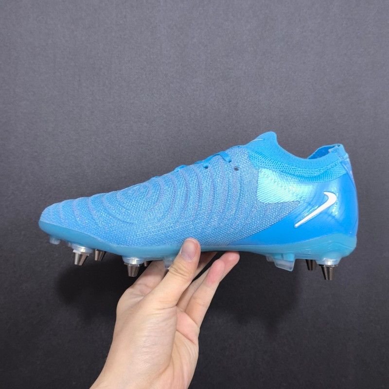 Men's football shoes outdoor anti slip high-quality football shoes