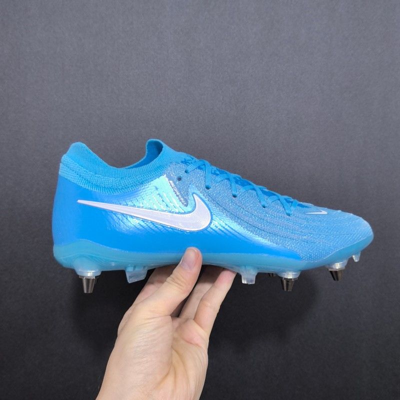 Men's football shoes outdoor anti slip high-quality football shoes