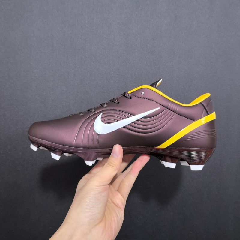 Customize Professional Football Boots Shoes Wholesale High Quality Cheap Price Outdoor Soccer Boots Sneakers nike shoes supplier