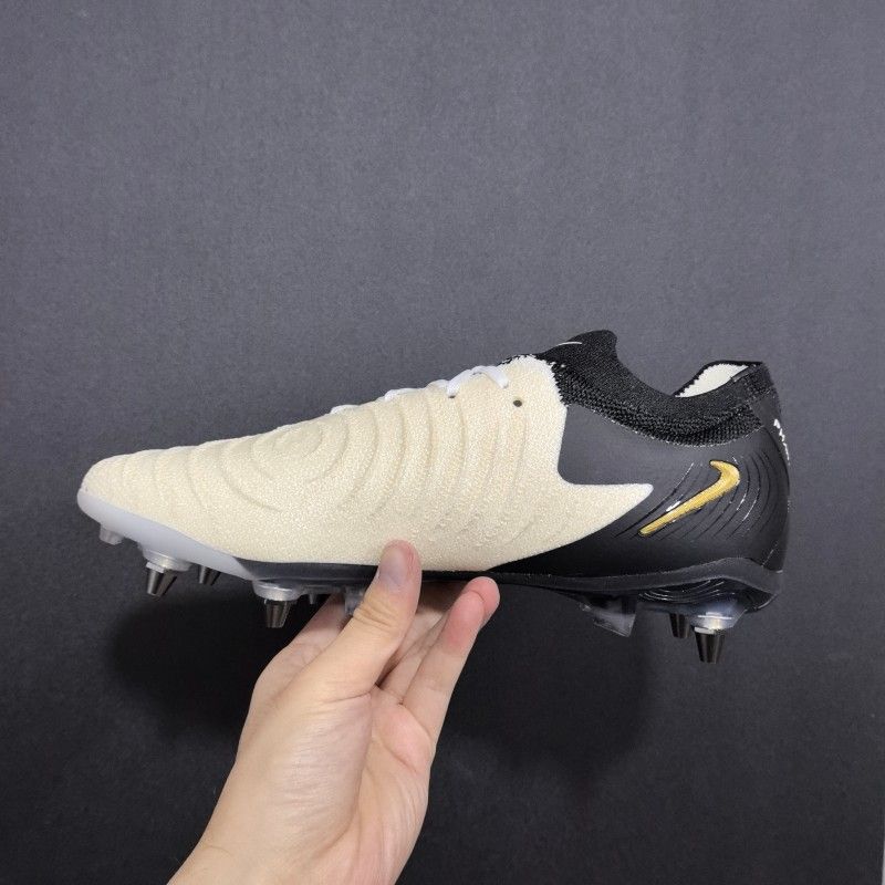 Customize Professional Football Boots Shoes Wholesale High Quality Cheap Price Outdoor Soccer Boots Sneakers nike shoes supplier