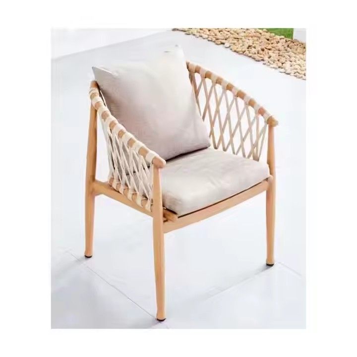 Hot Sale Modern Style Outdoor Furniture Outdoor Rattan Dining Table And Chair Set