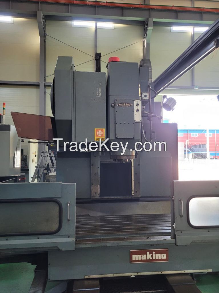 MAKINO FNC106-A20 CNC VMC