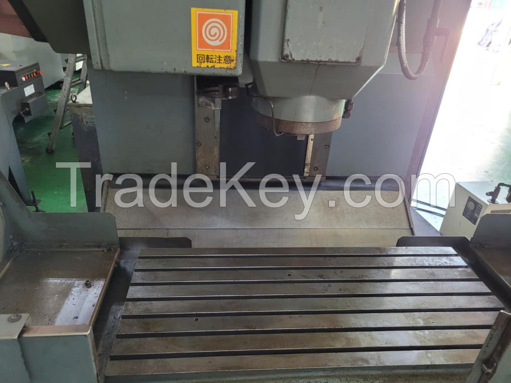 MAKINO FNC106-A20 CNC VMC