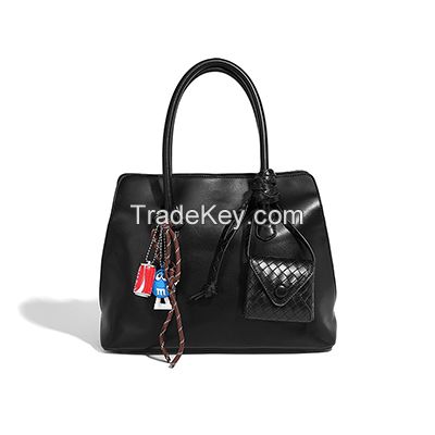 Women's Trendy Large-Capacity Bucket Tote | Chic & Stylish Design