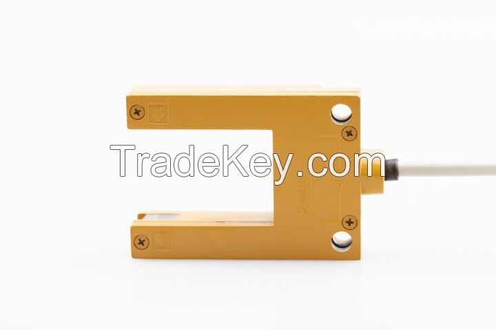 Slot-type photoelectric switch