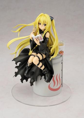 To love ru PVC figure