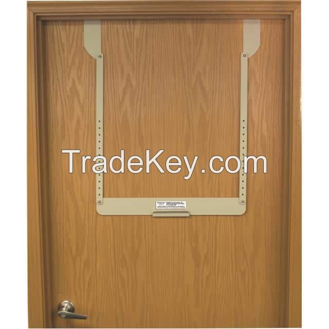 HANGER - METAL BRACKETED DOOR