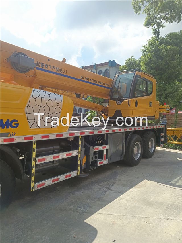 Used 25t truck crane XCMG 25t