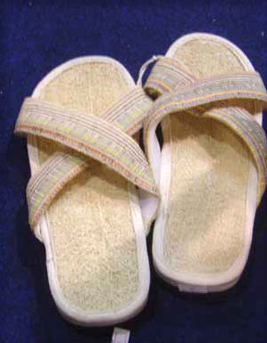 Health slipper for spa made of luffa gourd