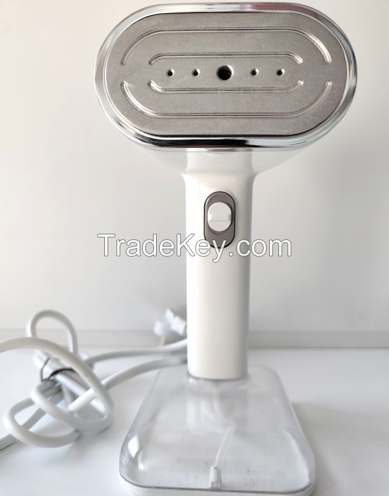 New handy garment steamer