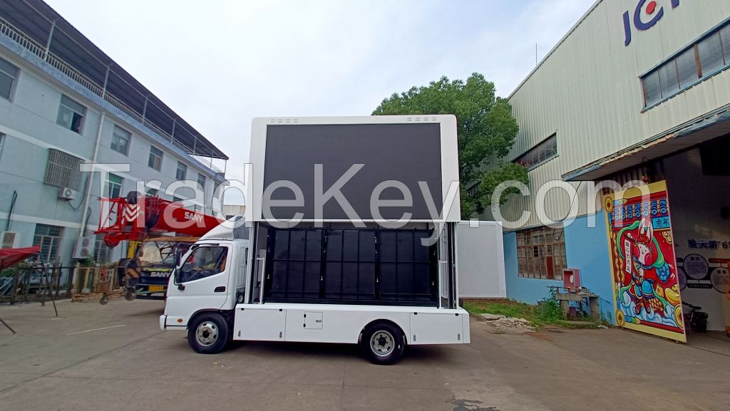 EAL3360  6m long Mobile outdoor advertising Truck