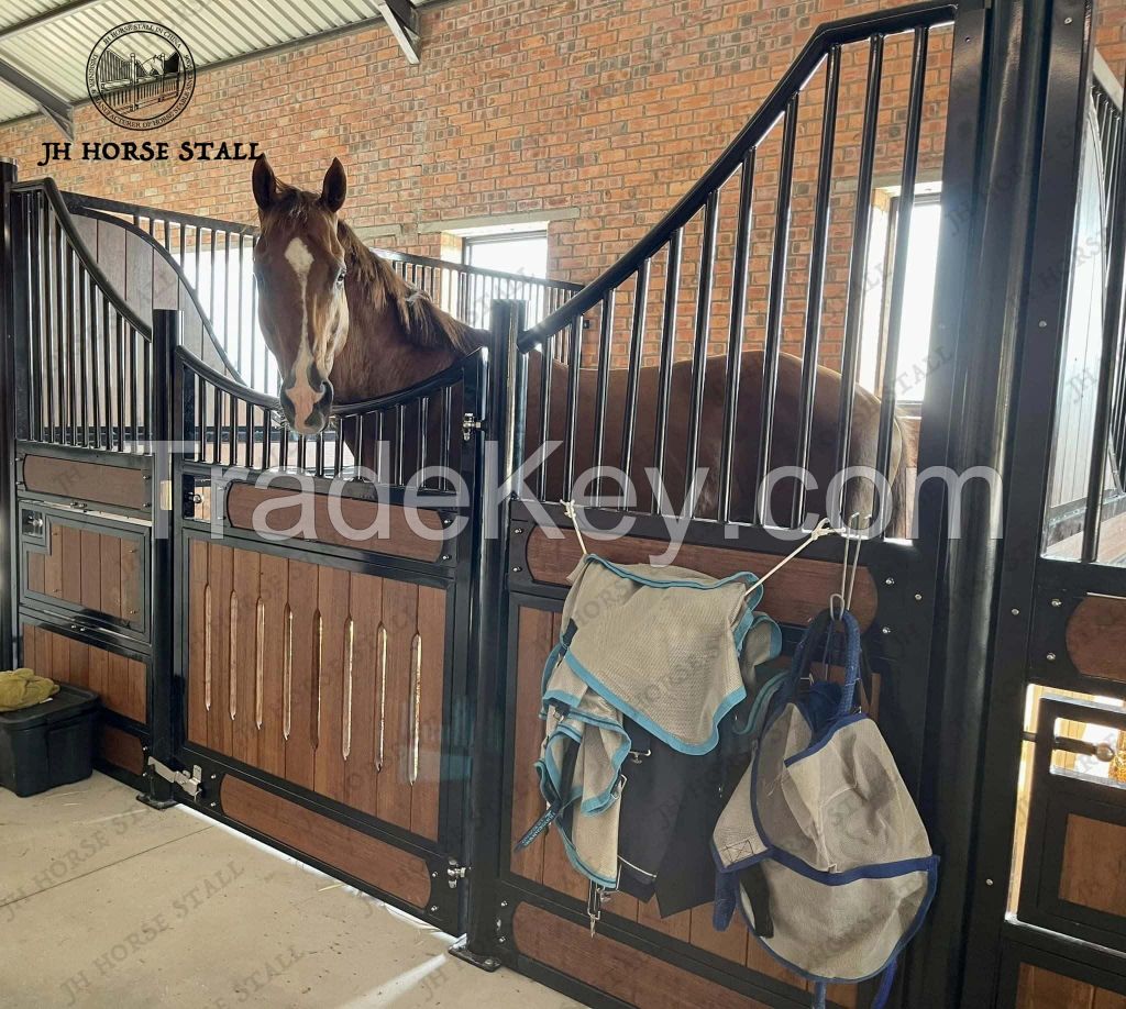 Elegant European Horse Stable With Bamboo And Ventilated Vertical Pipe