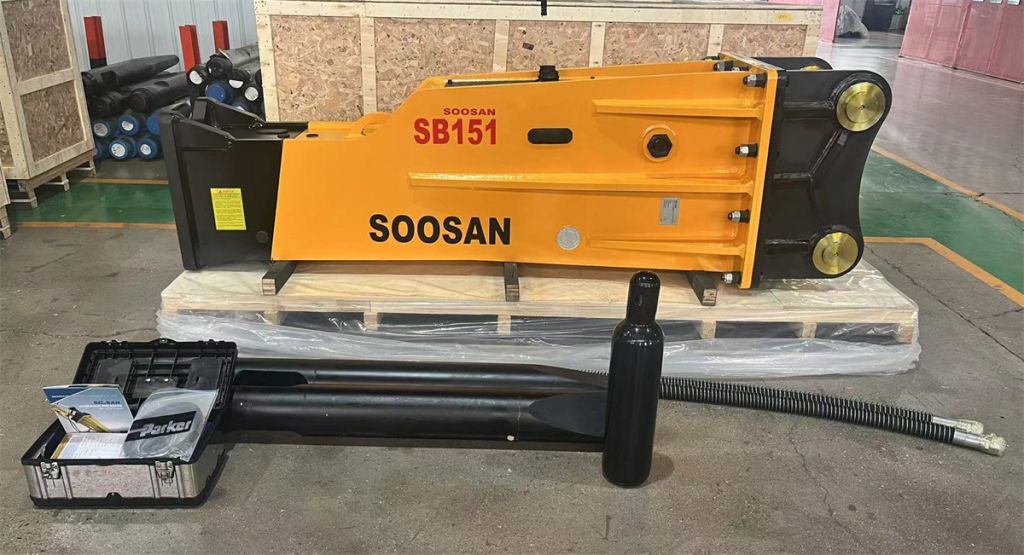 2025 SOOSAN Hydraulic Breaker SB151 Open Top Type Suitable for Heavy Excavators with Carrier Weight 40-55 Tons for hydraulic hammer