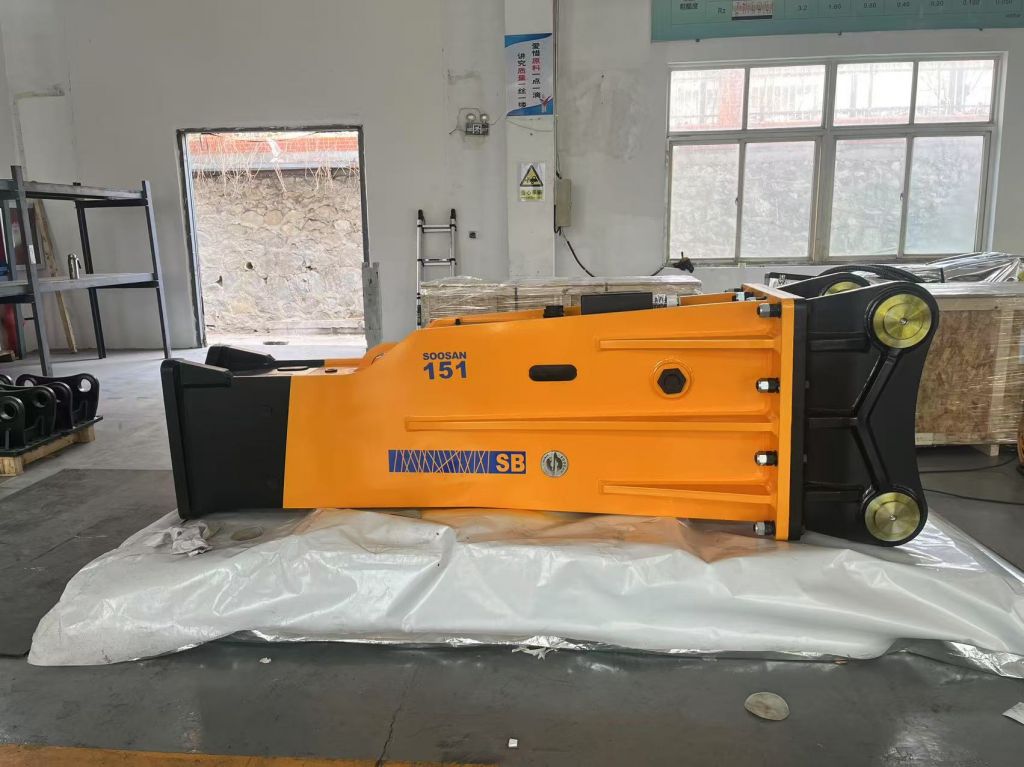 2025 SOOSAN Hydraulic Breaker SB151 Open Top Type Suitable for Heavy Excavators with Carrier Weight 40-55 Tons for hydraulic hammer