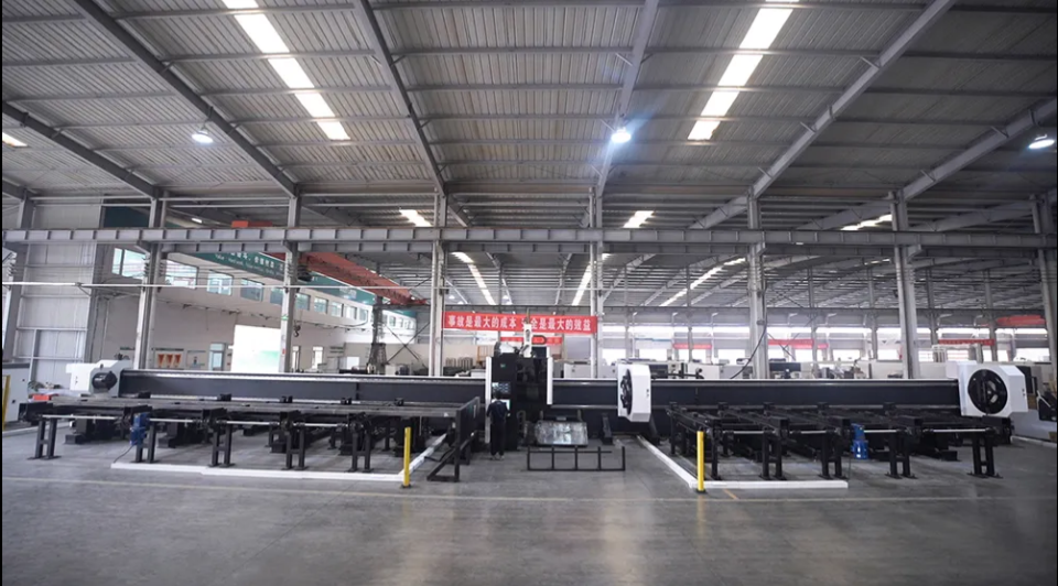 Four Chucks Tube Metal Laser Cutting Machine for Carbon Steel Tube High Power Tube Pipe Fiber Laser Cutting Machines