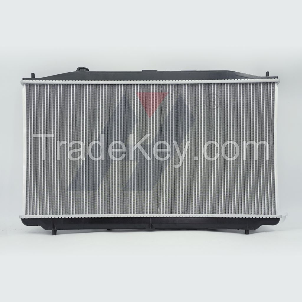 Automotive Parts Aluminum Radiator 19010-R62-H51 13082