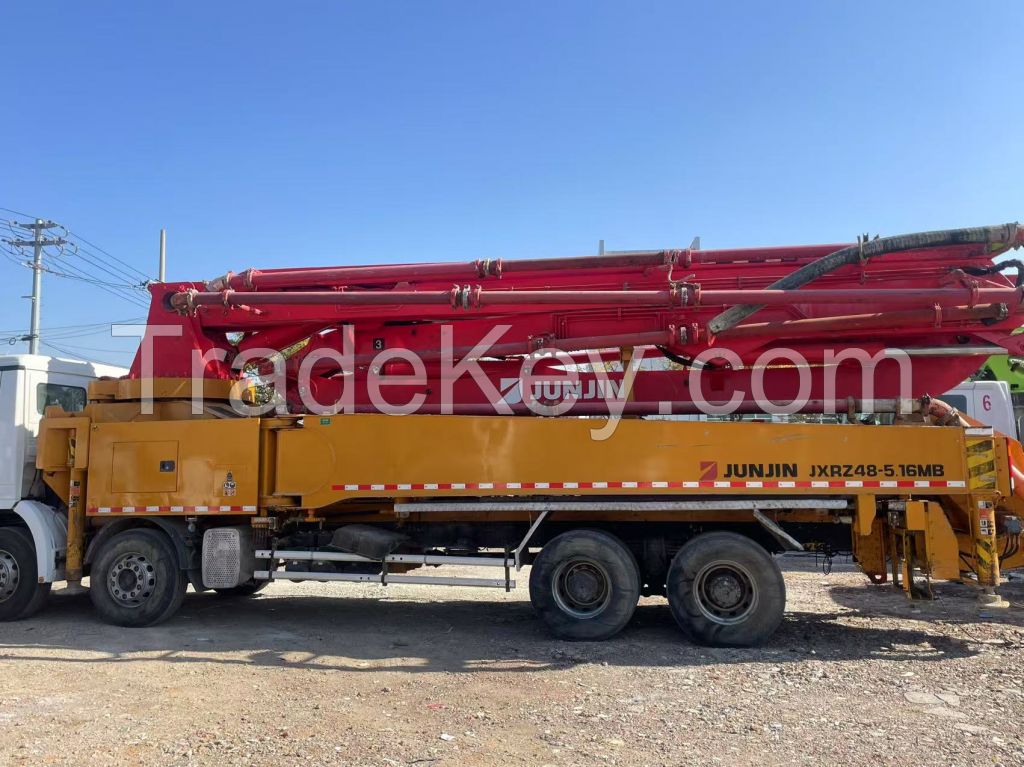 Junjin Concrete pump with Benz truck