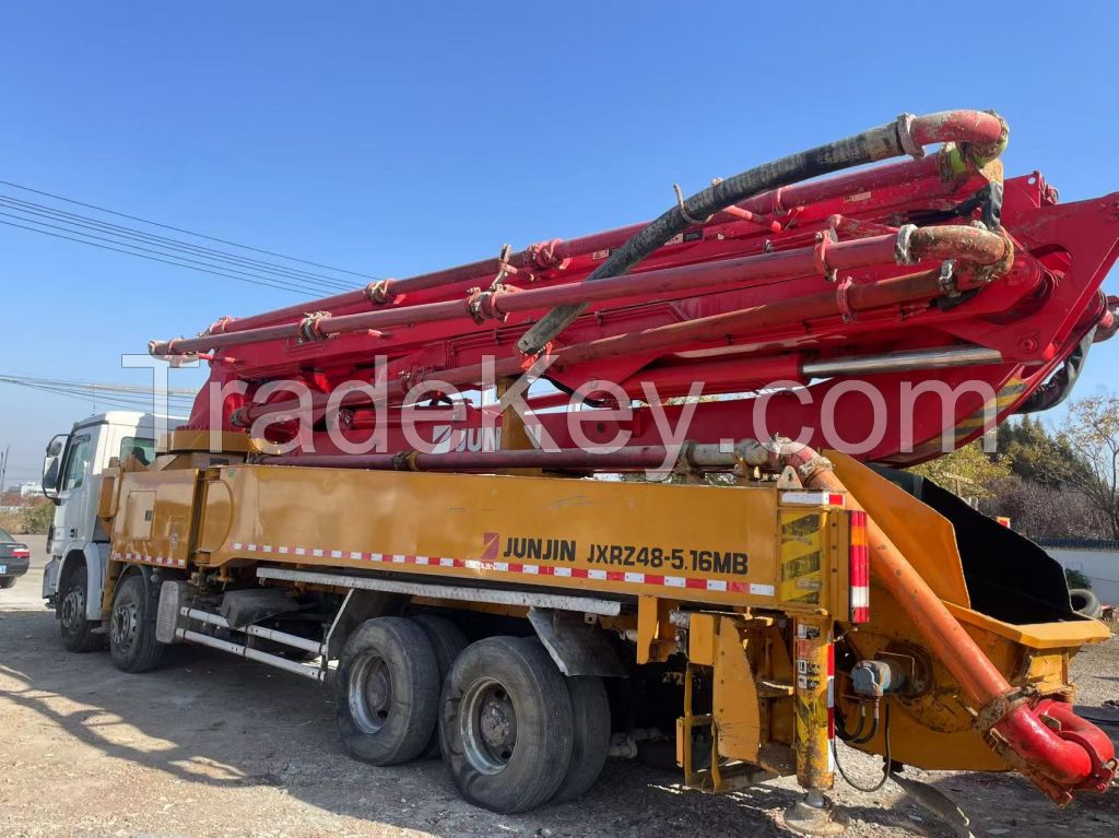 Junjin Concrete pump with Benz truck