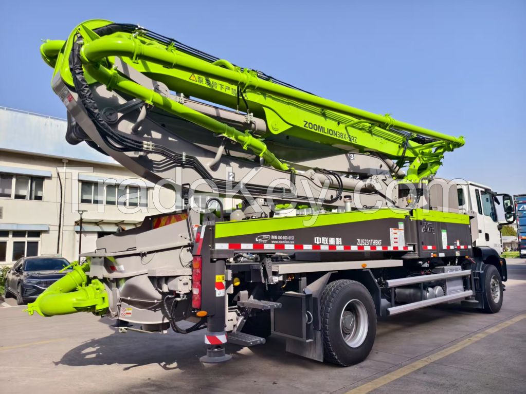 Zoomlion Concrete pump with Sitrak truck