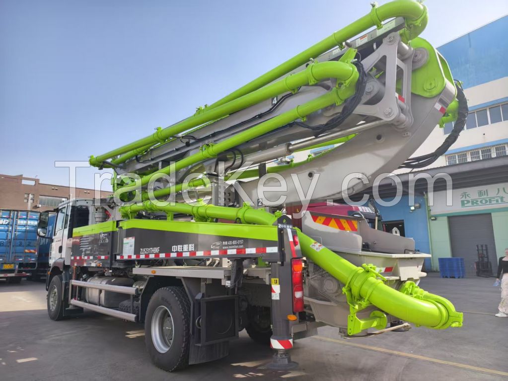 Zoomlion Concrete pump with Sitrak truck