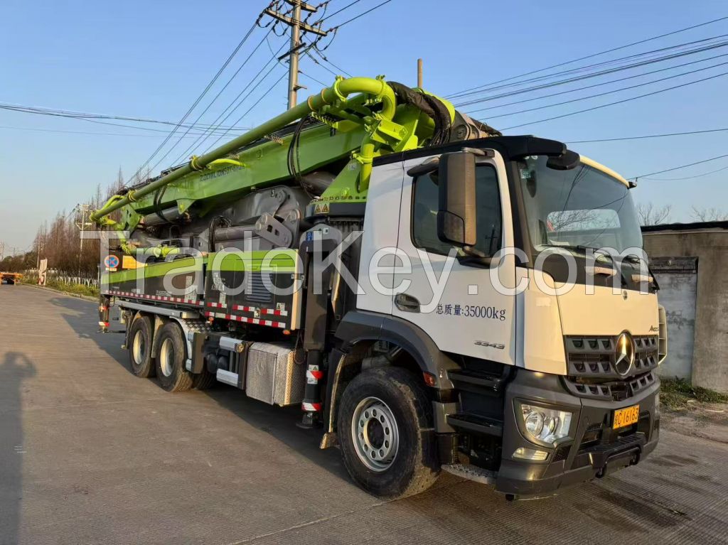Zoomlion Concrete pump with Benz truck