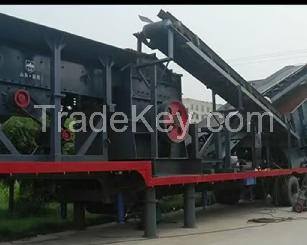 Mobile crusher