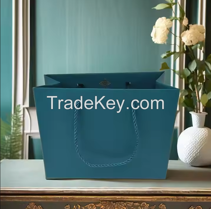 Hot Selling Luxury High Quality Marble Kraft Paper Gift Bags Custom Logo Printed Luxury Clothing Packaging for Packing Purpose