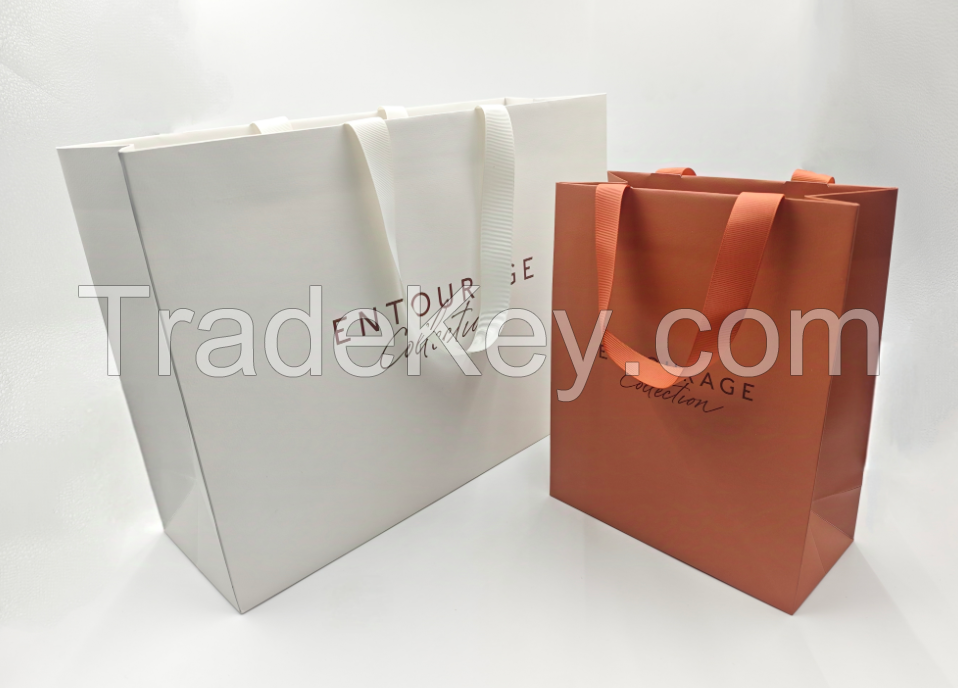 Luxury Brown Kraft Paperboard Gift Bags Customizable Shopping Bags with Cotton Handle for Clothing