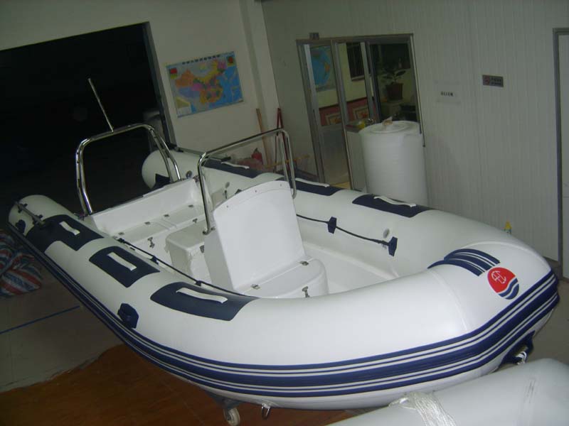 RIB520 (rigid-hull inflatable boat)