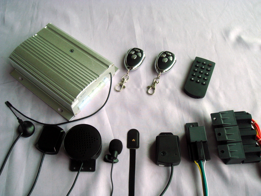 GPS GSM tracking alarm system with SMS