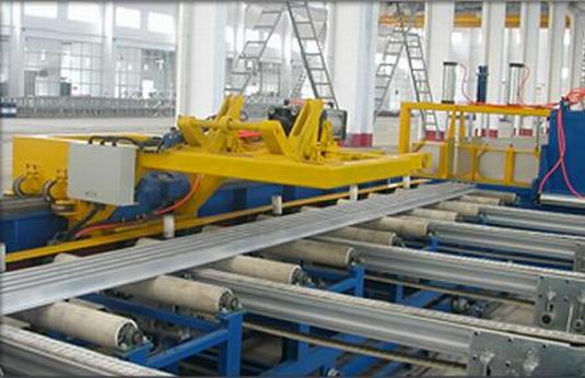 Automated saw guage system & inspection belt table