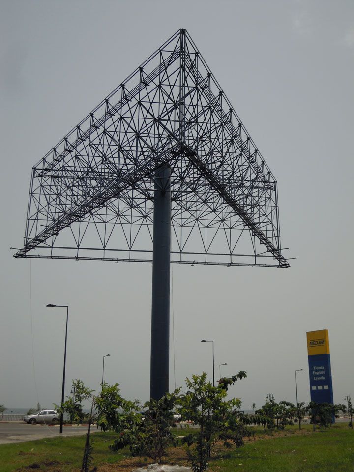 Three-side outdoor advertisting billboard