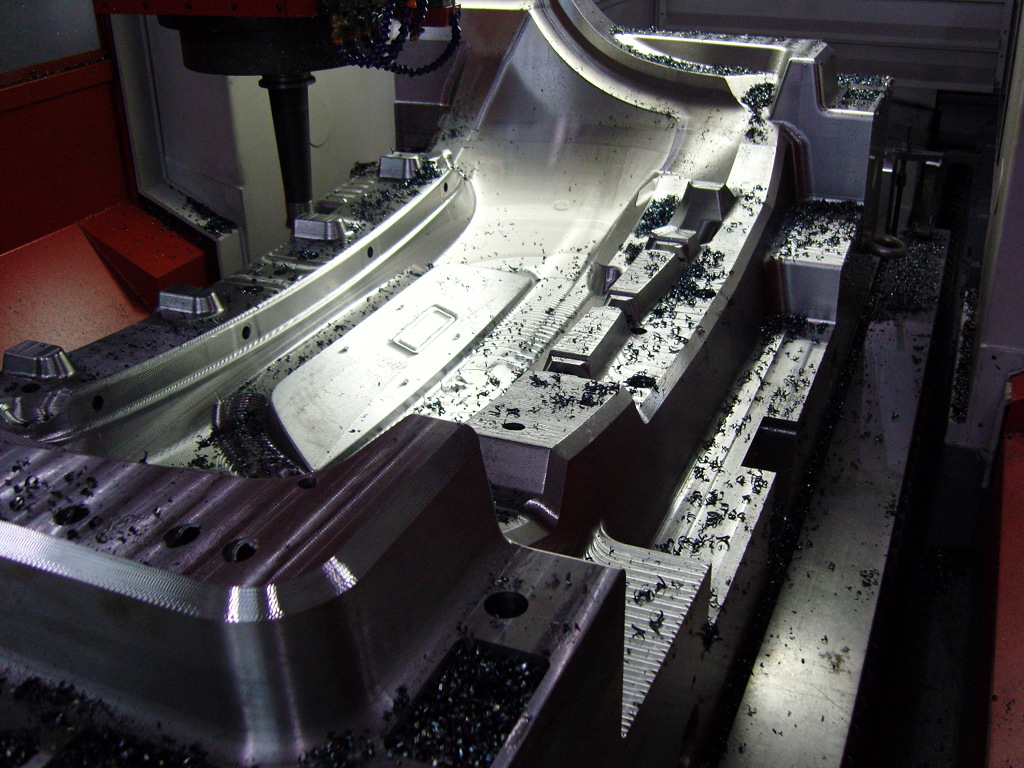 Middle to large plastic tooling