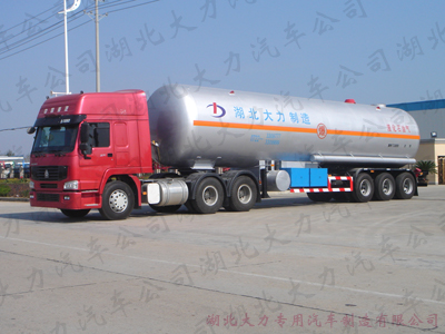 Liquefied gas tanker