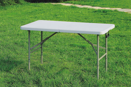 4ft blow molded folding table