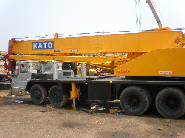 KATO 50 ton crane