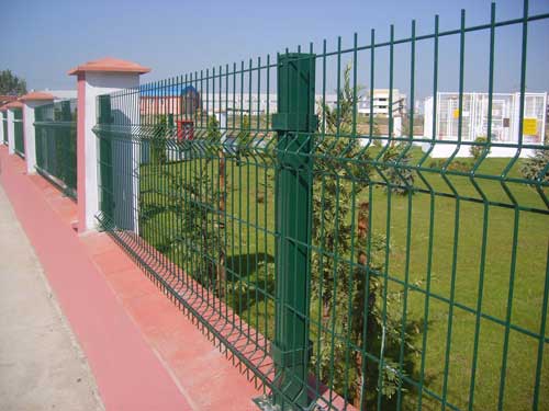 wire mesh fence