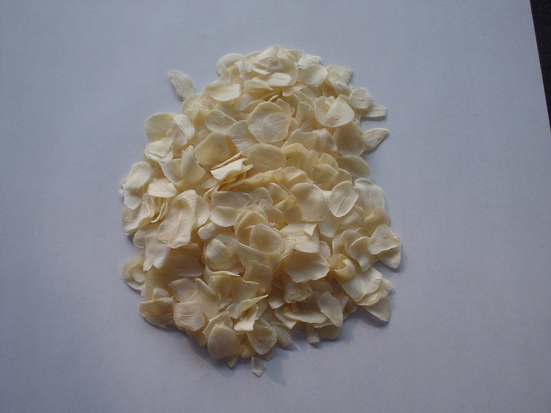 dehydrated garlic flakes, powder, granules