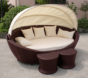 Rattan bed