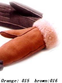 sheepskin glove and washmitt