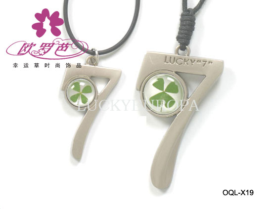 Four leaf lucky clover jewelry